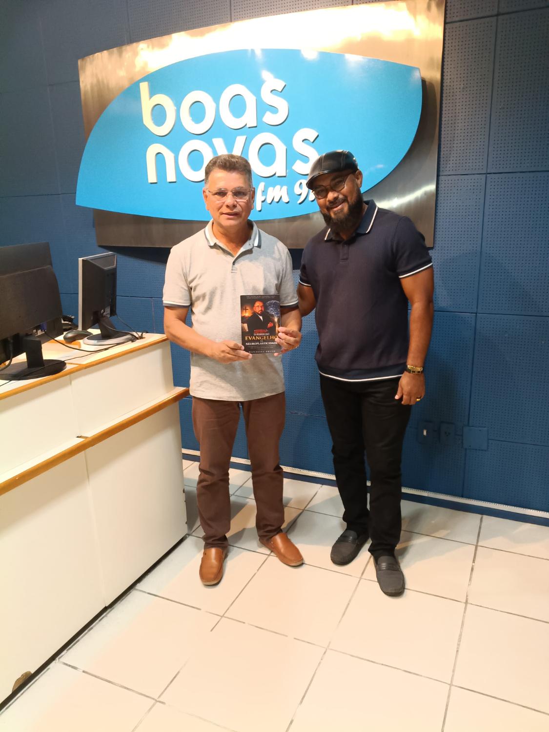 Manassés Brito na Rádio Boas Novas FM 91.9 com o livro